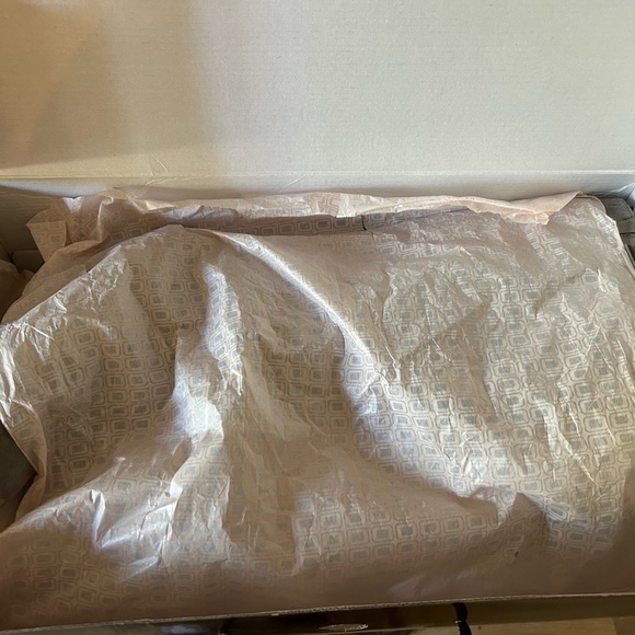 “Bandolino” BDCala Dressy Heel Platform Boots Womens 7.5 Gray Suede w/ Side Zip - Picture 17 of 17